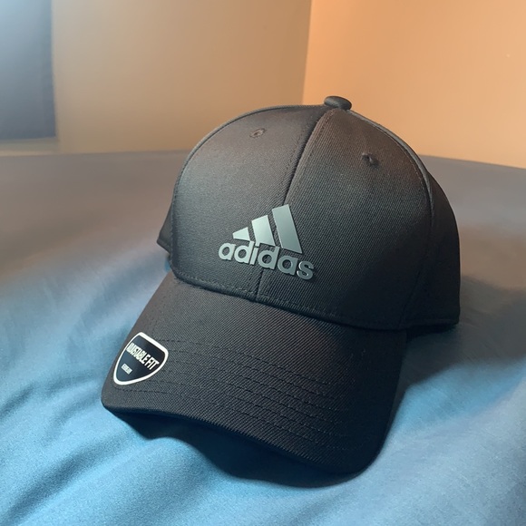 Adidas Black hat - Picture 3 of 5